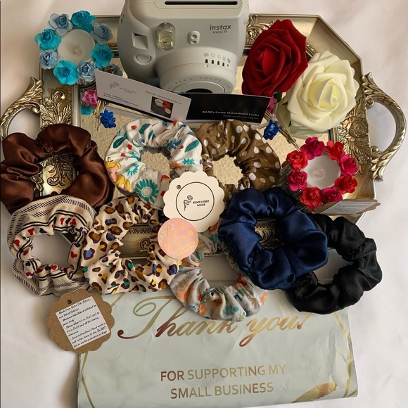 @klmsluxeylocks Handmade Hair Scrunchies $6 $8 $15 $30(support small businesses) - Picture 11 of 17